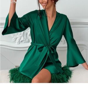 Rya Collection Swan Charmeuse Ostrich Feather Trim Hem 3/4 Sleeve Robe M/L New